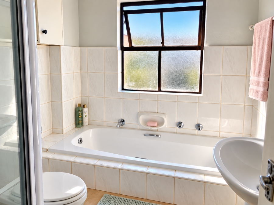 2 Bedroom Property for Sale in Parklands Western Cape